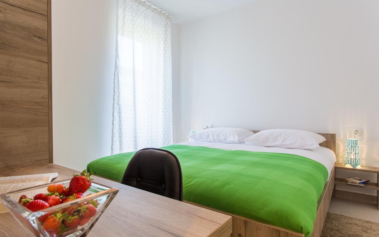 Apartments Viktorija 2 Башка Экстерьер фото