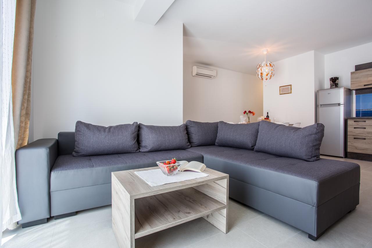 Apartments Viktorija 2 Башка Экстерьер фото